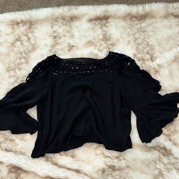 H&M Divided black cropped flutter sleeve blouse | Sz 4 - Picture 5 of 7